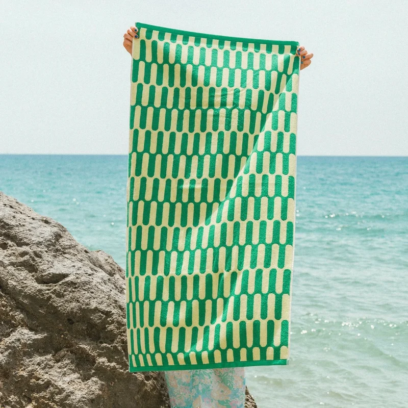 Badetuch “Paseo” 70 × 140 cm | Weiche Bio-Baumwolle | Tarta Gelatina