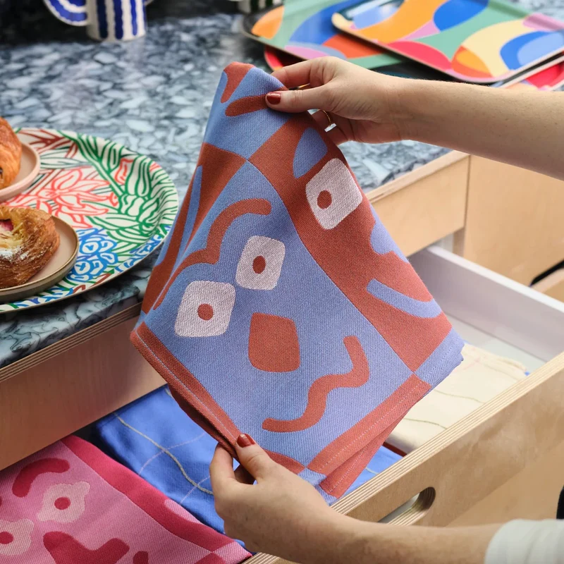 Küchentuch „Making Face Blue/Brown“ | Künstlerisches Design | WRAP