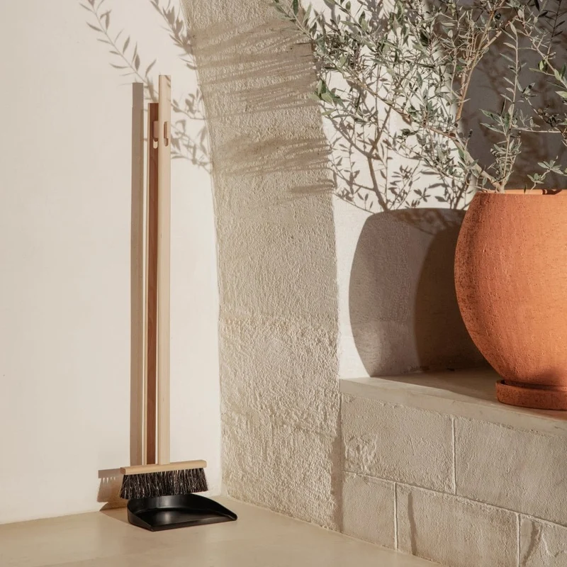 Besen und Kehrblech Set ICON - ferm LIVING