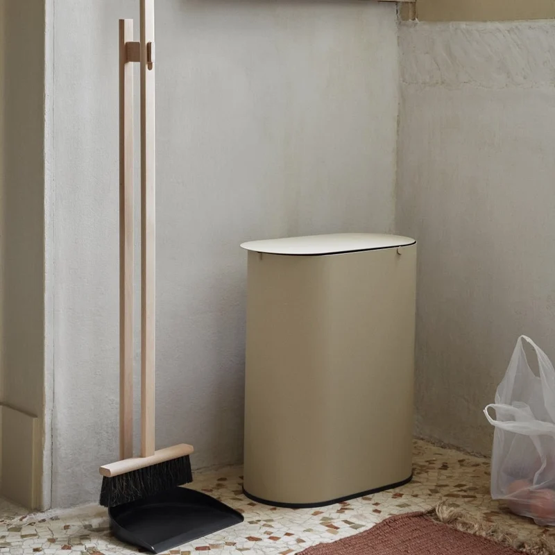 Besen und Kehrblech Set ICON - ferm LIVING