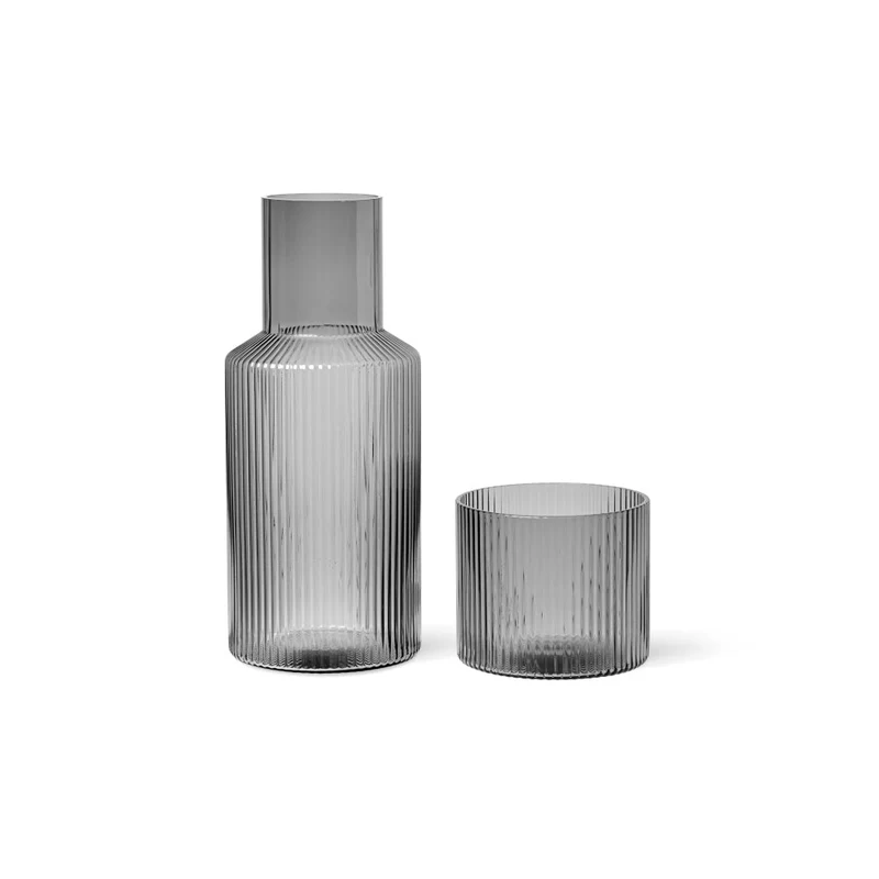 Ripple Karaffe mit Glas als Deckel – Wasserkaraffe von ferm LIVING