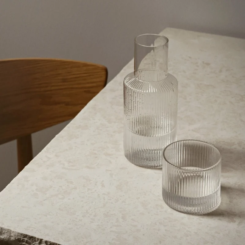 Ripple Karaffe mit Glas als Deckel – Wasserkaraffe von ferm LIVING