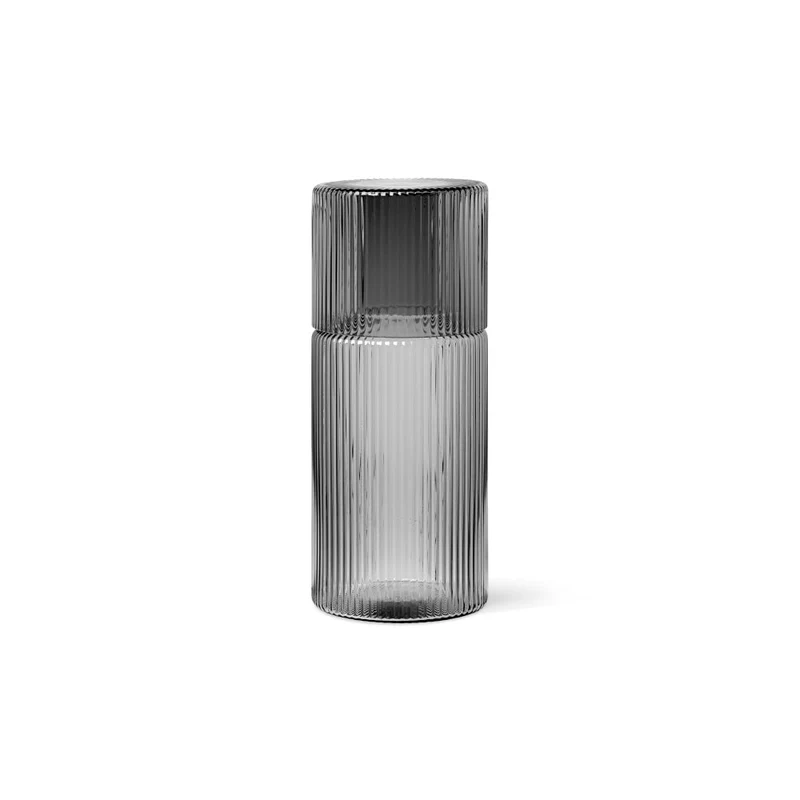 Ripple Karaffe mit Glas als Deckel – Wasserkaraffe von ferm LIVING