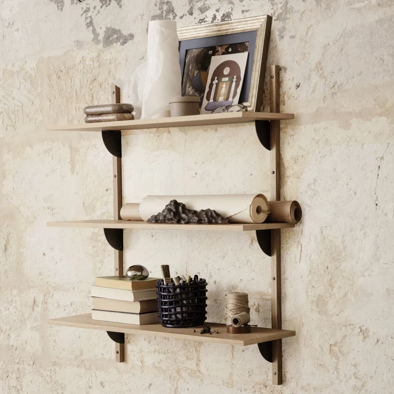 Sector Shelf Wandregal Eiche & Messing - ferm LIVING
