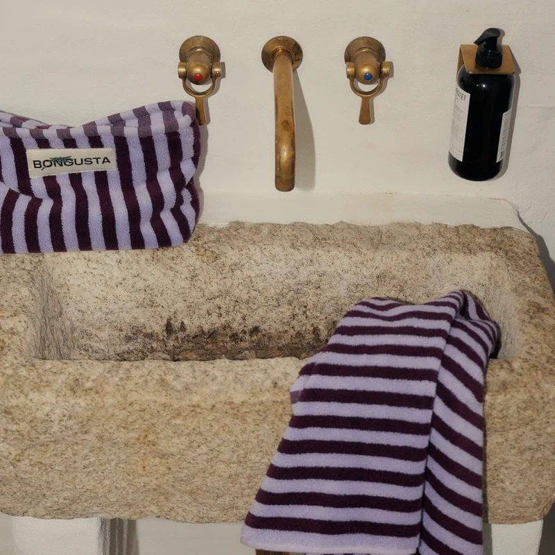 Handtuch „Naram Wine & Lavender Blue“ | 50 × 80 cm | Bongusta