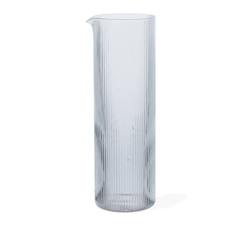 Ripple Wasserkrug aus Glas 1,1 L – geriffelter Glaskrug von ferm LIVING