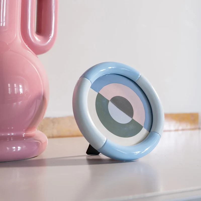 Bilderrahmen „Rift Round Medium 10 cm“ | Kreisform mit Charakter | &Klevering