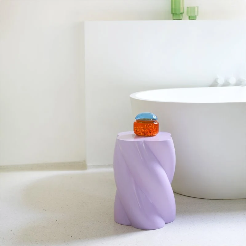 Beistelltisch "Pillar Marshmallow Lilac" von &Klevering | Elegante Akzentmöbel im modernen Design