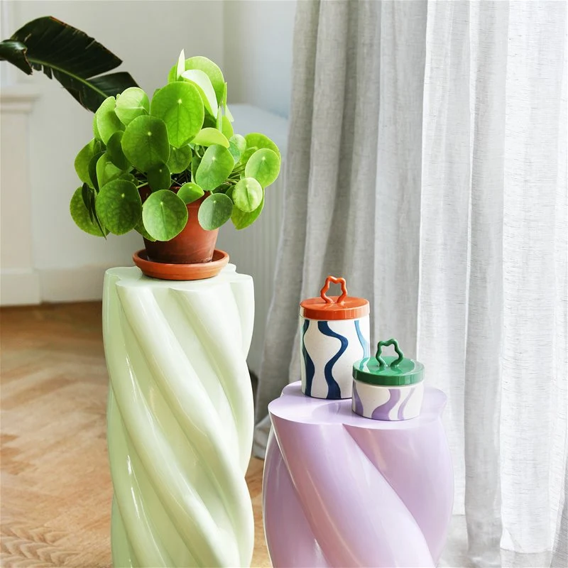 Beistelltisch "Pillar Marshmallow Lilac" von &Klevering | Elegante Akzentmöbel im modernen Design