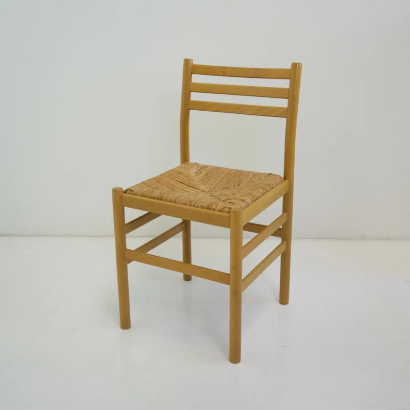 Vintage Stuhl mit Korbgeflecht - DesignWe.Love