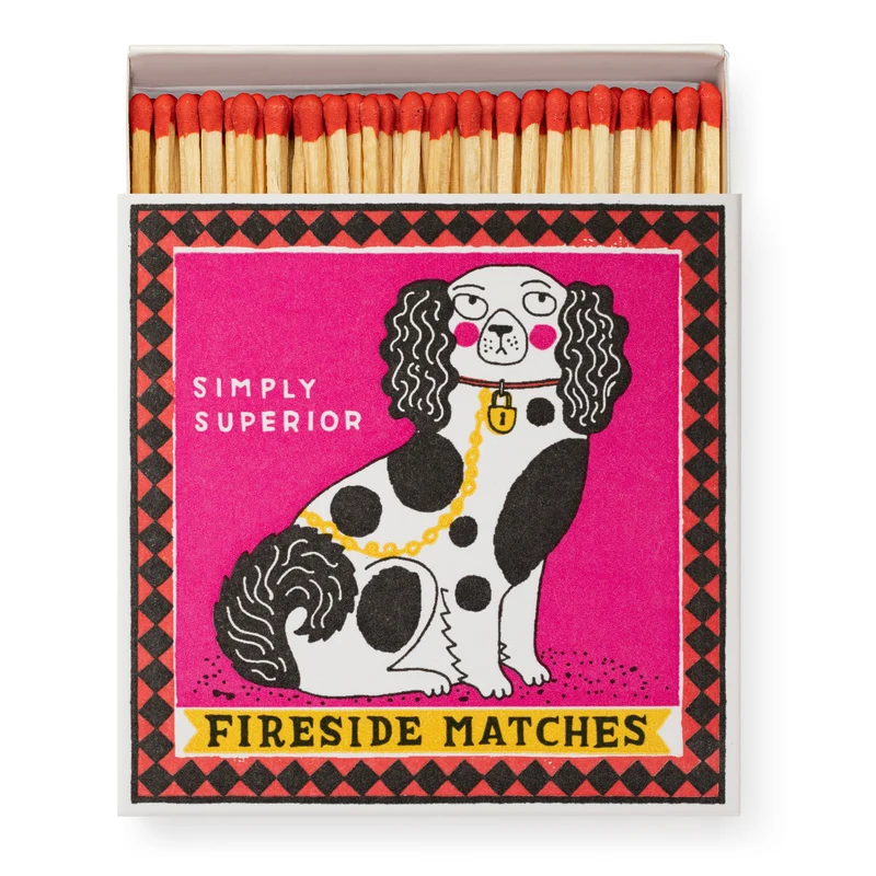 Lange Streichhölzer „Staffordshire Figures“ von Archivist | 100 Stück in Square Matchbox
