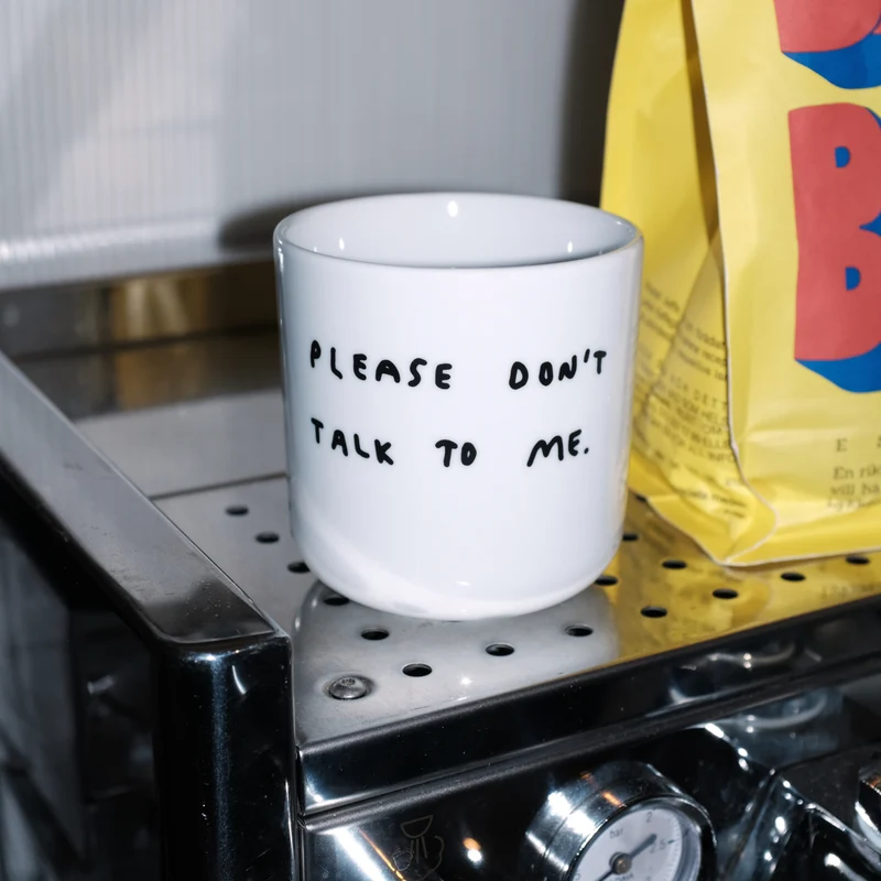 Becher „Please Don't Talk to Me“ | Witziger Spruch | YAHYA Studio