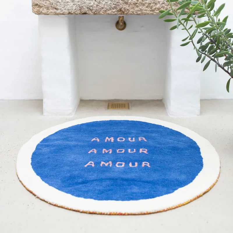 Teppich „Amour Amour Amour 90 cm“ | Rund & voller Liebe | BONGUSTA