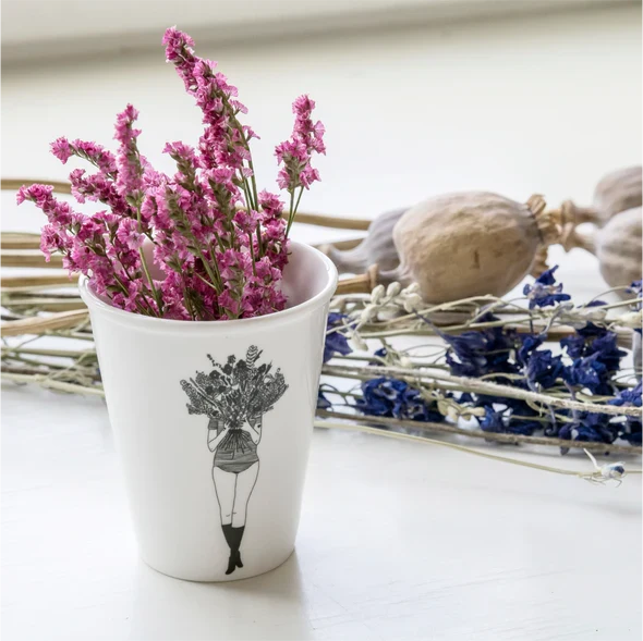 Becher helen b "Flower Girl" | Design Mug mit Illustrationen von Helen Blanchaert