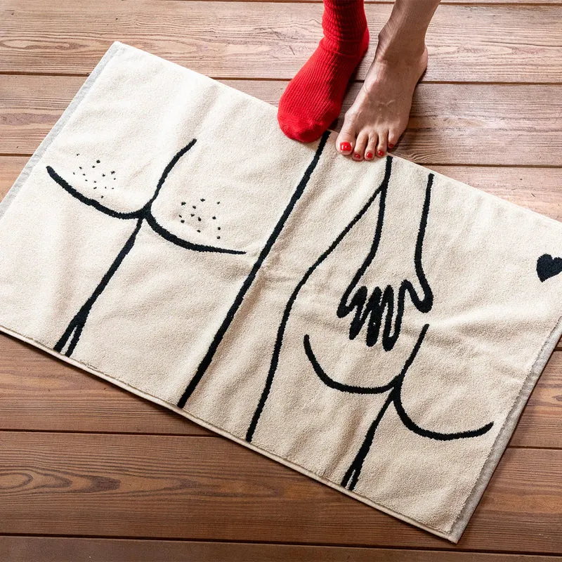 Badematte helen b „Naked Couple Back“ | Illustrationen von Helen Blanchaert