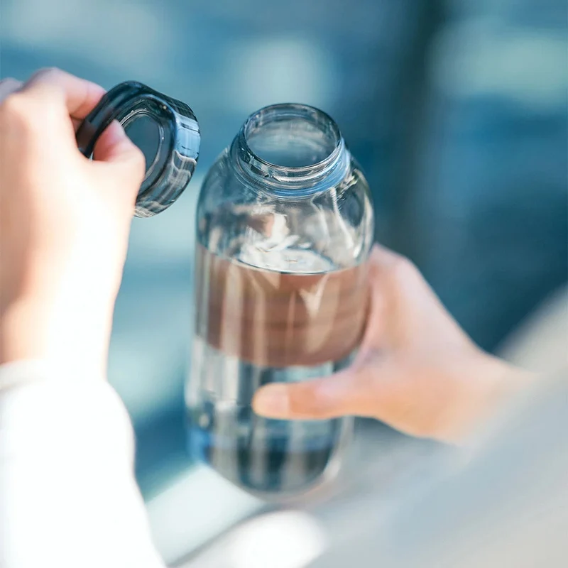 Trinkflasche "Water Bottle" Smoke 950ml | Minimalistisch & Funktional | KINTO