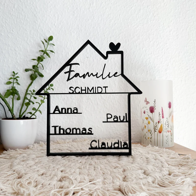 Familienhaus mit Namen (personalisiert)