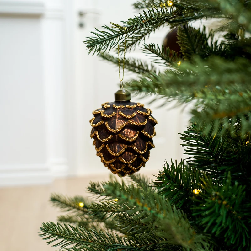 Kieferzapfen-Weihnachtskugel