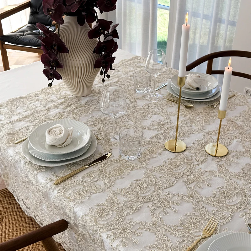 Vintage Spitzen-Tischdecke 150 x 150