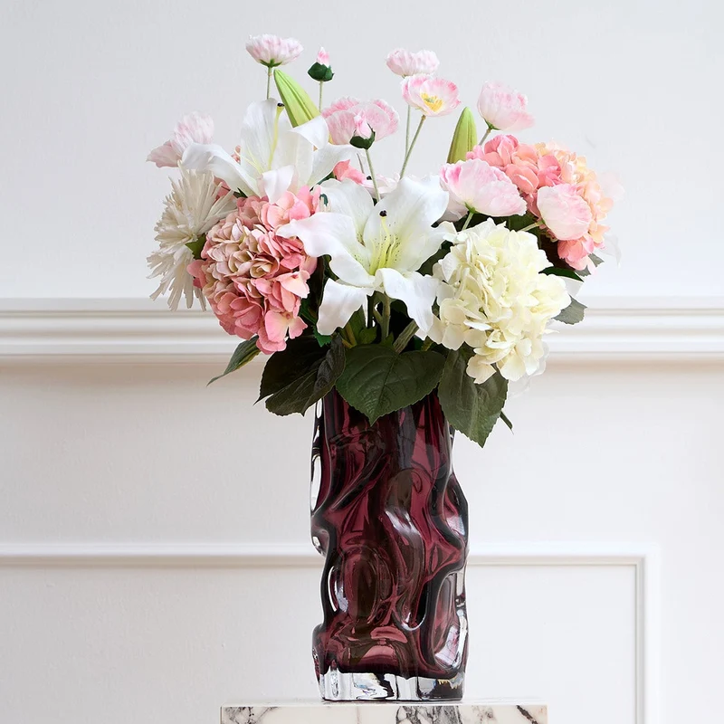 Velvet vase