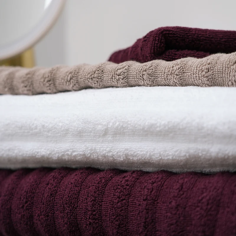 Aura I Handtuch 50x100 cm
