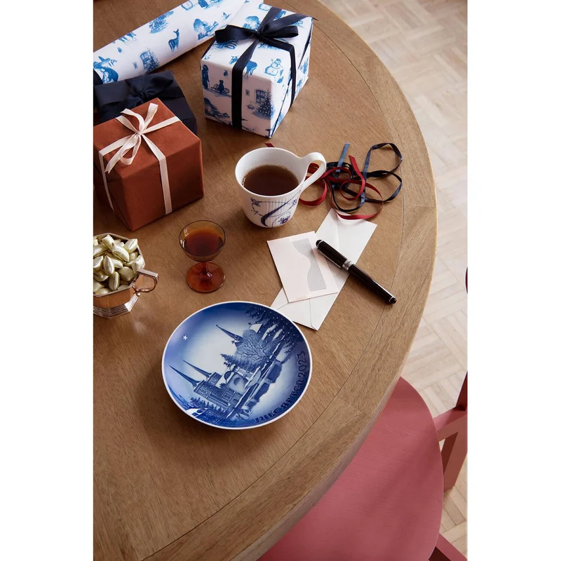 Royal Copenhagen Bing & Grøndahl Collectibles Weihnachtsteller 2023 - Weihnachten in Roskilde 18 cm