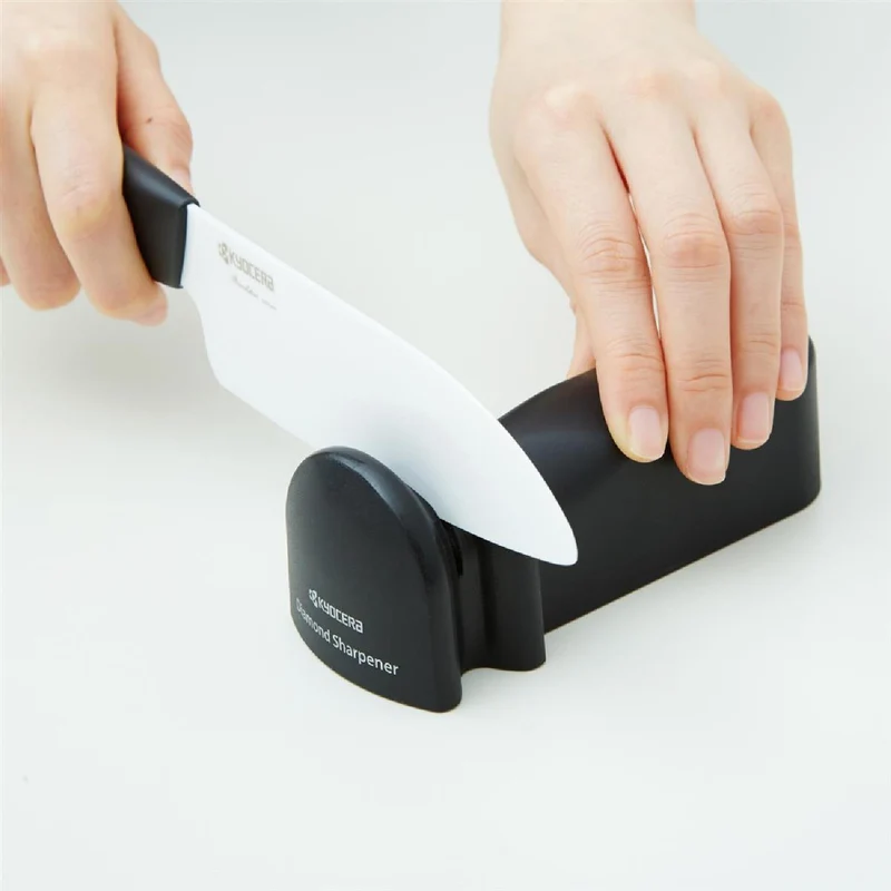 KYOCERA Diamant-Messerschärfer für Keramik- und Stahlklingen, manuell