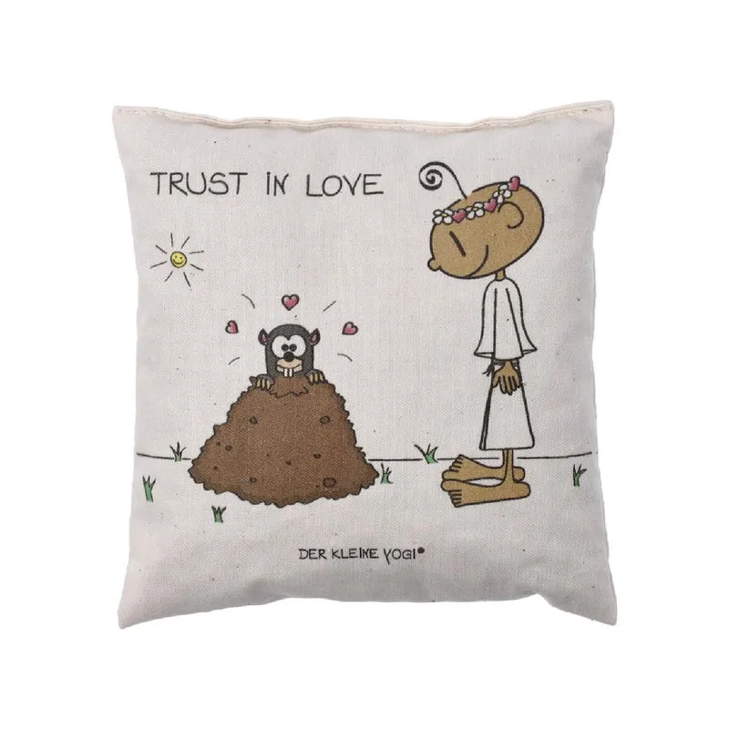Goebel Bio Duft-, Zirben- und Lavendelkissen Der kleine Yogi - Trust in Love Bio-Kräuterkissen - Bio-Kräuterkissen