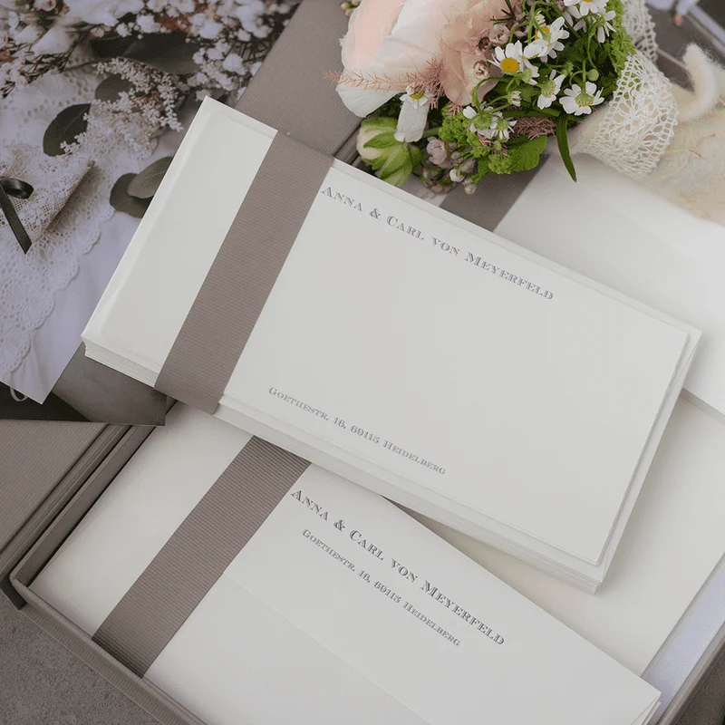 Personalisierbare Briefpapier Kassette | Edles Papier in Creme | 60 Stück | taupe